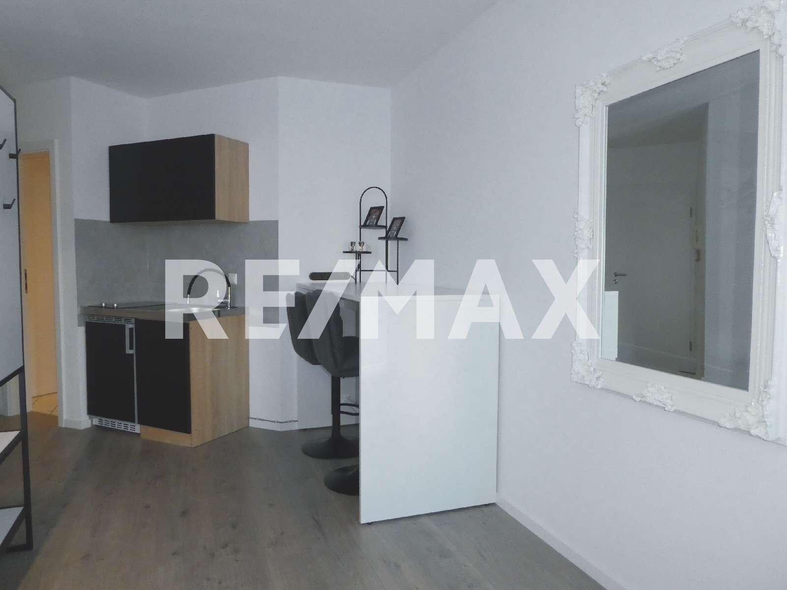 Immobilie in Donaueschingen - RE/MAX-App. Nr.1: Stilvoll renoviertes 1-Zi.-Appartement* möbliert* mit Stellplatz in zentraler Lage - Bild 3
