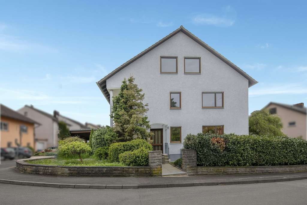 Immobilie in Kleinrinderfeld - Beeindruckende Doppelhaushälfte mit lichtdurchfluteten Räumen in ruhiger Lage - Bild 0