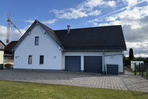 Großes Einfamilienhaus - Baujahr 2006 - mit 1.916 m² Grundstück, Doppelgarage & Homeoffice-Potenzial – Krottenseer Hauptstraße 14, 91284 Neuhaus an der Pegnitz – Vorschaubild 8