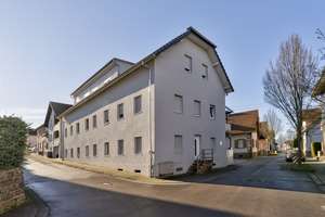 Gepflegtes Mehrfamilienhaus mit
6 Wohneinheiten und Stellplätzen – Die vollständige Adresse der Immobilie erhältst du vom Anbieter., 77948 Friesenheim – Vorschaubild 4