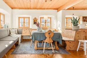 Unvergleichliches Lebensgefühl im modernen und traditionellen Landhaus! – Die vollständige Adresse der Immobilie erhältst du vom Anbieter., 83259 Schleching – Vorschaubild 1