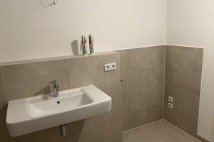 Sonnige 2-Zimmer-DG-Wohnung mit EBK und Loggia (WE 7) – Räuschstraße 13, 13509 Borsigwalde, Berlin – Vorschaubild 12