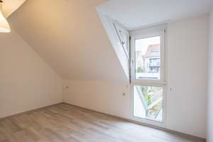 +++ renovierte DG-Maisonette - sep. Zugang - S-Blk. mit Blick ins Grüne - inkl. EBK & Kfz-Stpl. +++ – Mercatorweg 57, 70439 Stammheim-Süd, Stuttgart – Vorschaubild 16