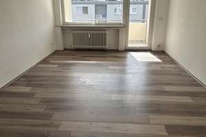 Oberhausen-Schmachtendorf, 3 Zimmer KDB, Balkon in ruhiger und gepflegter Wohnlage – Cäcilienstraße 16, 46147 Sterkrade-Nord, Oberhausen – Vorschaubild 3
