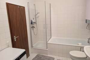 Geschmackvolle Altbauwohnung mit zwei Räumen und Einbauküche in Ulm – Ensingerstraße 33/1, 89073 Mitte, Ulm – Vorschaubild 5