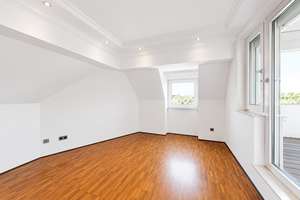 Großzügige Dachgeschosswohnung mit Loggia und Aufzug – 60435 Eckenheim, Frankfurt am Main – Vorschaubild 6