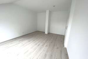 Ruhige, Sanierte, Helle 2,5-Zimmer WHG mit Tageslichtwannenbad, Einbauküche (o. E-Geräte) u. Garten – Heckinghauser Strasse 223, 42289 Heckinghausen, Wuppertal – Vorschaubild 6