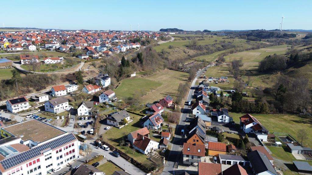 Immobilie in Deining - Für die große Familie!
Tolles Wohnen & Leben im Ortszentrum,    
   Deining - Ortsmitte - Bild 1