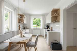 Gepflegtes Einfamilienwohnhaus mit Wintergarten, separatem Jugendstudio und großzügigem Grundstück – Die vollständige Adresse der Immobilie erhältst du vom Anbieter., 93128 Regenstauf – Vorschaubild 12
