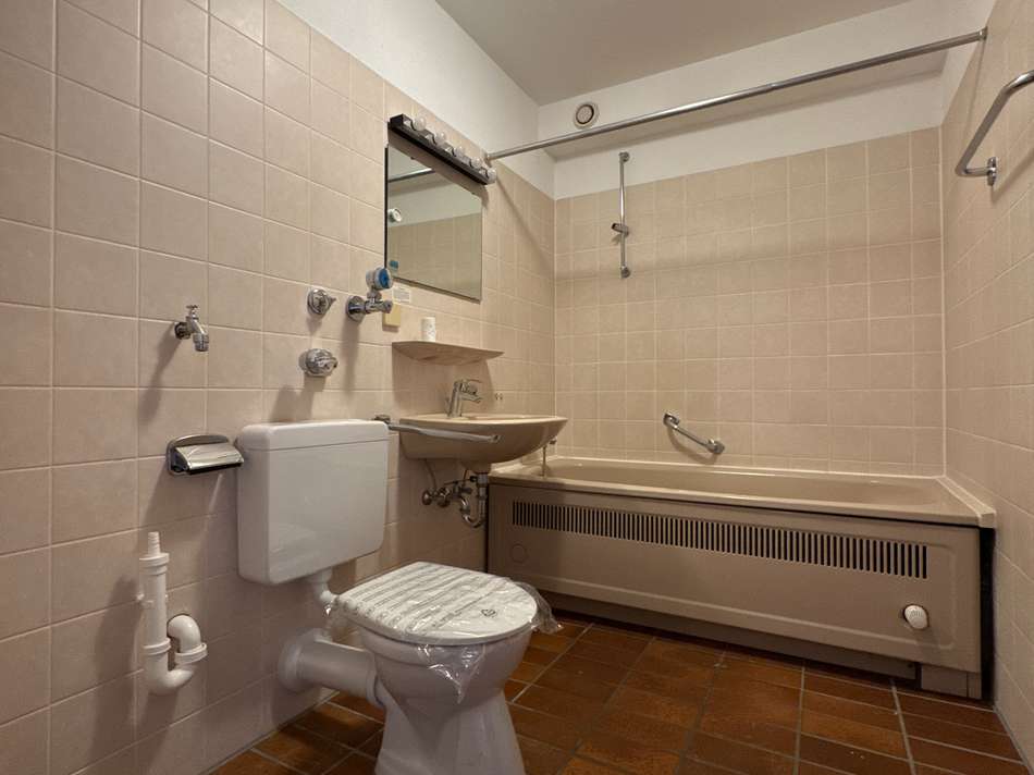 Badezimmer mit Badewanne