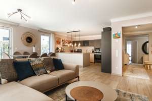 Wohnen auf 178 m²: Großzügige Erdgeschosswohnung mit sonnigen Terrassen in Trudering – Die vollständige Adresse der Immobilie erhältst du vom Anbieter., 81827 Waldtrudering, München – Vorschaubild 4