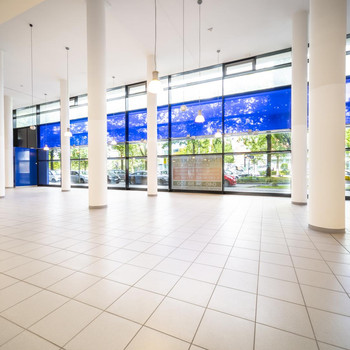 Showroom in der Automeile Friedrich-Ebert-Damm