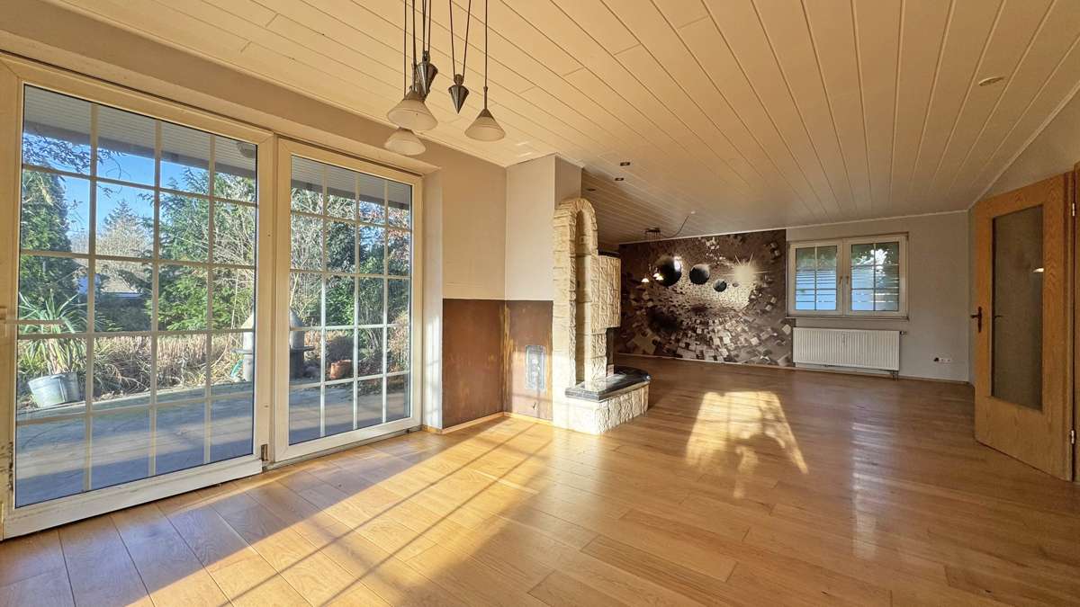 Immobilie in Bückeburg - Komfortabel wohnen mit Zukunftsoption – großzügiges Zweifamilienhaus - Bild 0