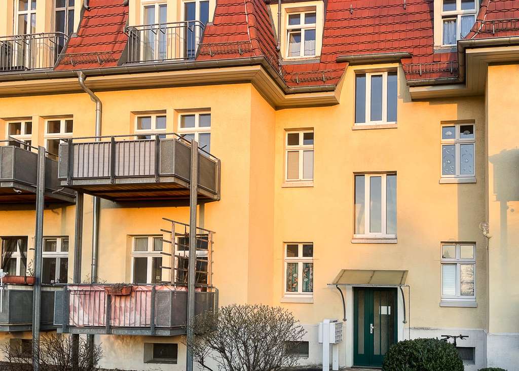 Altbaucharme trifft Lebensqualität – 2-Zimmer-Wohnung in Radebeul