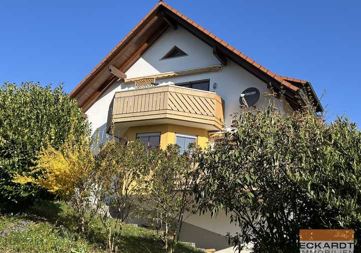 Wunderbar gelegenes 2-Fam. Haus mit vielen Möglichkeiten auf großem Grundstück