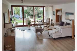 Flachdachbungalow (Reihenendhaus) auf 546 qm Grundstück mit zwei Bädern, Garage und Carport – Die vollständige Adresse der Immobilie erhältst du vom Anbieter., 28844 Weyhe – Vorschaubild 3