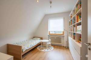 Einfamilienhaus in Hamburg-Niendorf: Großzügiges Grundstück mit Zukunftspotential in begehrter Lage – Die vollständige Adresse der Immobilie erhältst du vom Anbieter., 22455 Niendorf, Hamburg – Vorschaubild 19