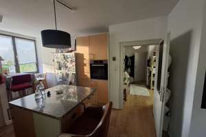 Gepflegte 2 Zi Wohnung mit Gartennutzung EBK Übernahme in Höhe von 5.000€ gewünscht