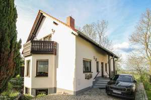 !!!Traumhaus in Traumlage!!! Großes EFH und Top-Potenzial in Feldrandlage zur flexiblen Nutzung – Die vollständige Adresse der Immobilie erhältst du vom Anbieter., 1705 Freital – Vorschaubild 3