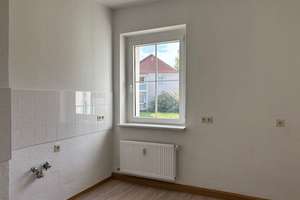 Praktischer Grundriss mit Balkon in der Gartenstadt – Carl-von-Basedow-Straße 2, 6237 Leuna – Vorschaubild 5