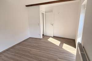 Liebevoll renovierte Haushälfte mit ca. 95 m², großer Terrasse & Waldrandlage – 99198 Udestedt – Vorschaubild 11