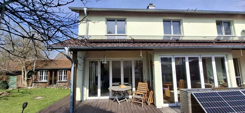 Immobilie in Adelshofen - Ökologisches  lichtdurchflutetes Traumhaus mit Naturgarten, barrierefrei. - Bild 1