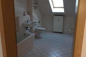 Gemütliche DG 3-Zimmer Wohnung mit Laminat und Wannenbad in guter Lage. – Blücherstraße 9, 9126 Lutherviertel, Chemnitz – Vorschaubild 3