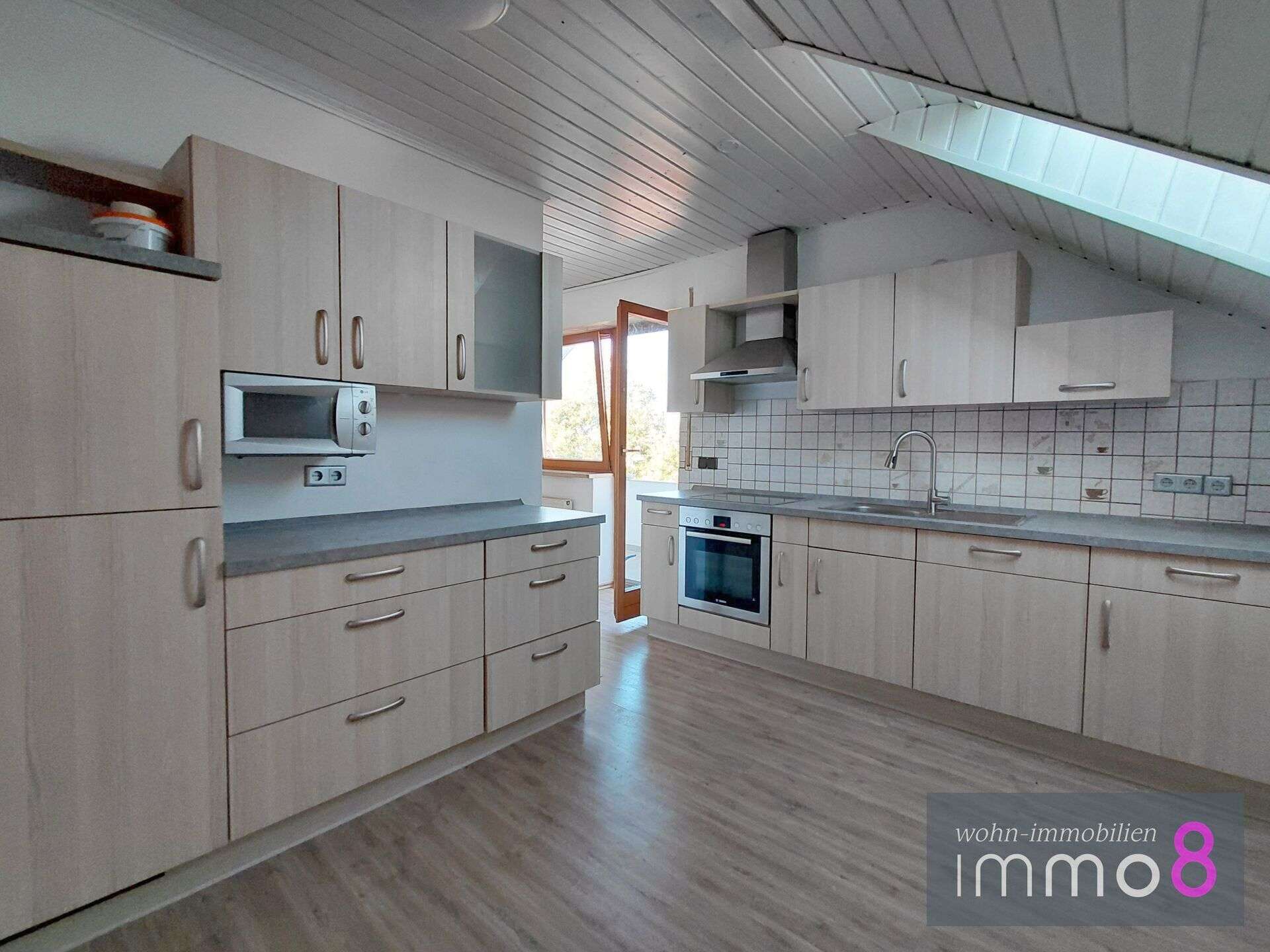 Immobilie in Karlskron - Natur pur bei Ingolstadt - Ruhige DG-Wohnung mit 3 Zimmern - Bild 4