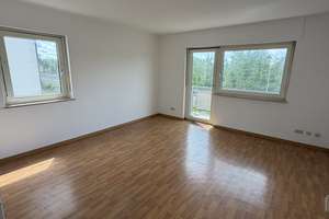 Helle 2-ZKB Wohnung mit Südbalkon und Einbauküche