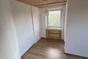 Helle Dachgeschosswohnung mit Balkon in Alt Saarbrücken – Deutschherrnpfad 28, 66117 Alt-Saarbrücken, Saarbrücken – Vorschaubild 5