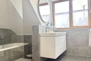 Neubau: traumhafte DHH mit hochwertiger Ausstattung, voll möbliert, mit Balkon und Garten zur Miete – Ernst-Platz-Straße 2H, 80992 Moosach-Bahnhof, München – Vorschaubild 14