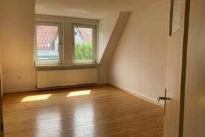 Helle großzügig geschnittene 2 Zimmer Altbauwohnung auf 65 qm in schöner Lage in der List. – Goebenstraße 34, 30163 List, Hannover – Vorschaubild 1