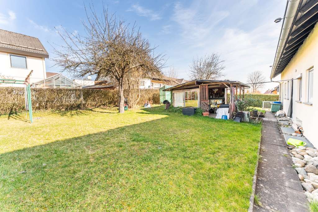 Immobilie in Villingendorf - Wohnen & investieren unter einem Dach – mit frisch sanierter Dachgeschosswohnung - Bild 4