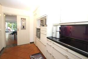 Viel Platz für die ganze Familie
EFH in Bonn-Heiderhof mit Terrassen, Garten und Garage – Die vollständige Adresse der Immobilie erhältst du vom Anbieter., 53177 Heiderhof, Bonn – Vorschaubild 9