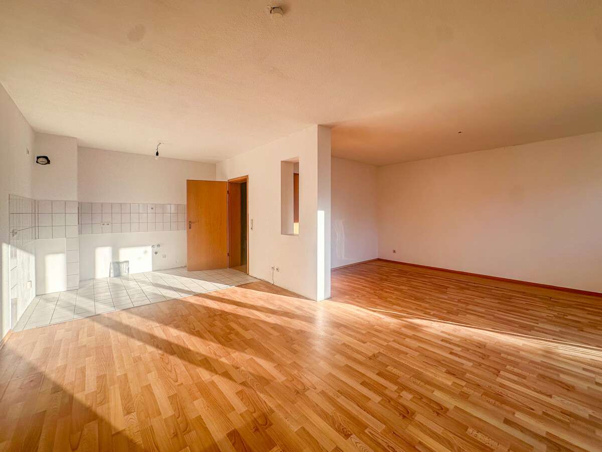 Immobilie in Angelbachtal - Leerstehende 3,5-Zimmer-Wohnung mit Balkon und Außenstellplatz in zentraler Lage! - Bild 2