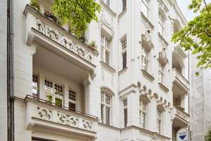 Frisch sanierte 3-Zimmer-Altbauwohnung mit Südbalkon in Top-Lage nahe Ludwigkirchplatz – Die vollständige Adresse der Immobilie erhältst du vom Anbieter., 10719 Wilmersdorf, Berlin – Vorschaubild 9