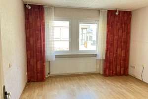 Solides Wohnhaus mit viel Freifläche für Autos, Spielwiese u. Gemüsebeet - Scheune vorhanden – Erzkopfstraße 8, 75181 Huchenfeld, Pforzheim – Vorschaubild 5