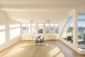 Bezugsfreie DG-Whg mit Terrasse EBK Kamin u. Aufzug – Simon-Dach-Strasse 10, 10245 Friedrichshain, Berlin – Vorschaubild 4