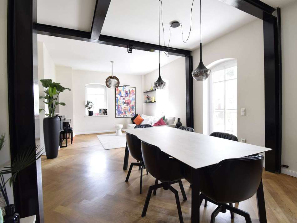 Offenes Wohn- und Esszimmer mi