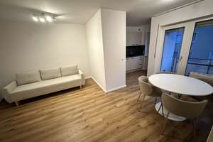 Erstbezug nach Renovierung – modern möbliert mit Balkon und Garagenstellplatz