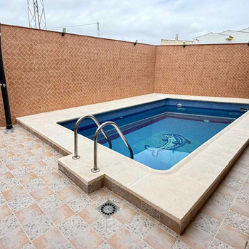Majestätische Villa mit Pool und großen Terrassen in Fuente de Piedra