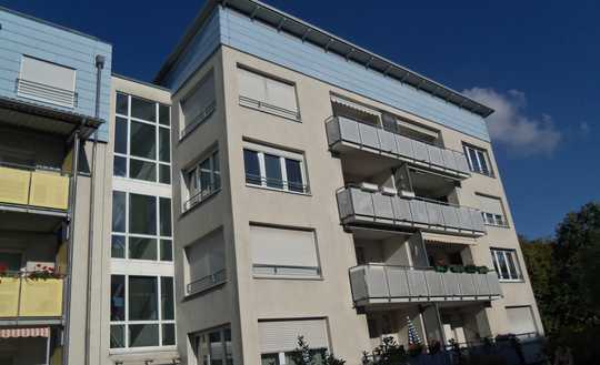 Top Wohnung mit Balkon und EBK