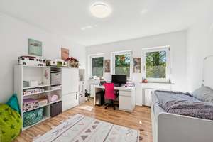 Viel Platz zum Ankommen: 4-Zimmer-Wohnung mit Garten & Balkon im Münchner Norden – Die vollständige Adresse der Immobilie erhältst du vom Anbieter., 80935 Lerchenau-Ost, München – Vorschaubild 10