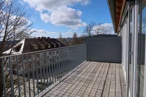 Traum-Dachterrassenwohnung (2,5-Zimmer) in Innenstadtnähe