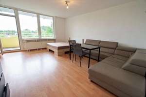 Rundum-sorglos-Paket: Bezugsfrei, frisch renoviert & Weitblick! 2-Zimmer-Wohnung in Hochheide