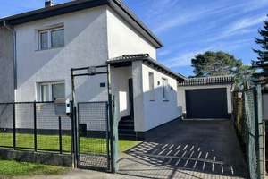 Hochwertige DHH mit Kamin, Garage,  40 m² Terrasse, 5 Zimmern und Keller in Berlin Reinickendorf