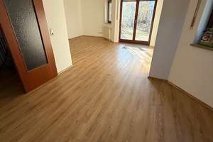 Großzügiges Familienparadies: 5,5 Zimmer mit Balkon und Terrasse in begehrter Lage von Alterlangen – Die vollständige Adresse der Immobilie erhältst du vom Anbieter., 91056 Alterlangen, Erlangen – Vorschaubild 4