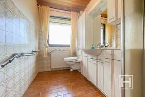 Sonniges Potential: Einfamilienhaus mit Einliegerwohnung – Hamburg – Vorschaubild 9
