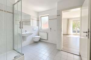 Großzügige 3-Zimmer-Wohnung mit eigenem Garten, Terrasse und Tiefgaragenstellplatz in Hannover-Bothf – 30657 Sahlkamp, Hannover – Vorschaubild 12