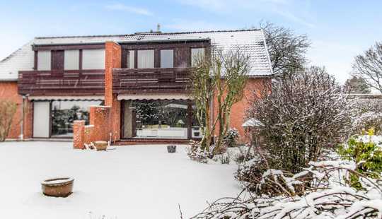 Bild von Doppelhaushälfte an der Grenze zu Ihlpohl, mit Garten, zwei Garagen und Kamin in ruhiger Wohnlage